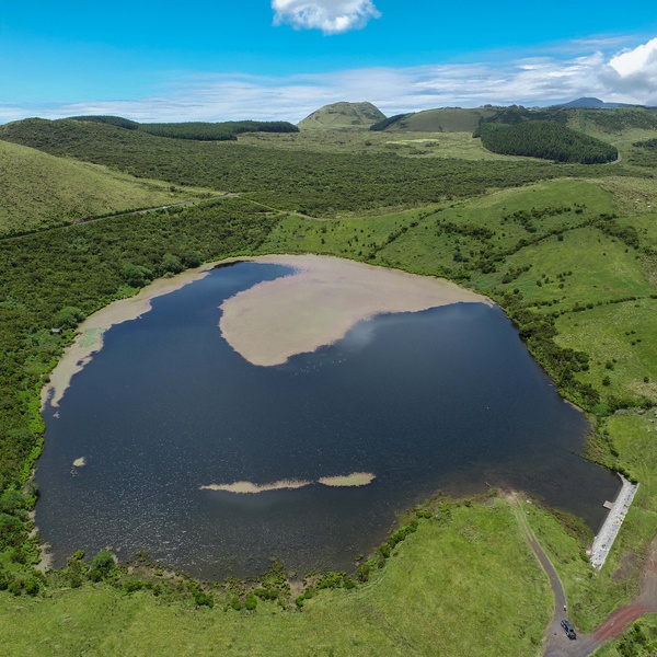 Objetivo de plantação de 10 mil árvores na Lagoa do Caiado superado!