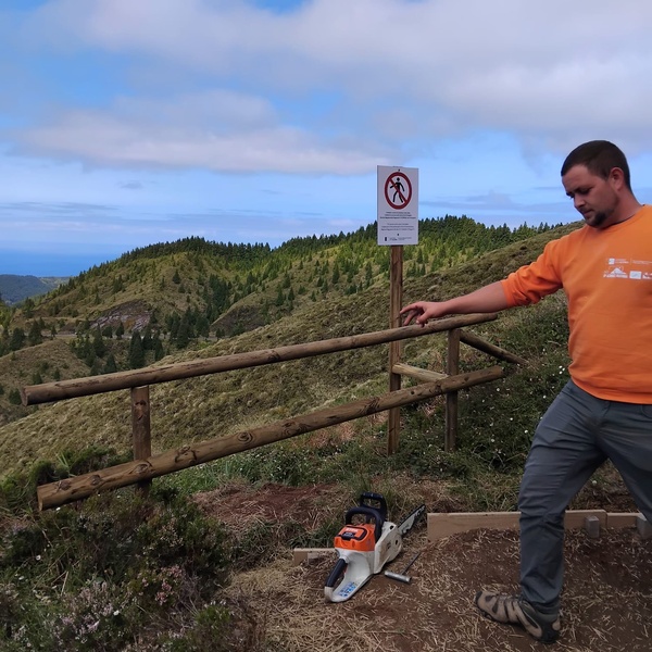 Instalação de vedação para proteção da biodiversidade na Grota do Inferno