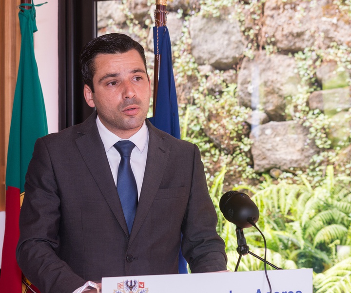 Alonso Miguel rewards environmental excellence in Azorean tourist accommodations