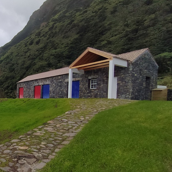 Governo dos Açores inaugura Zona de Apoio, Acolhimento e Descanso da Fajã da Caldeira de Santo Cristo