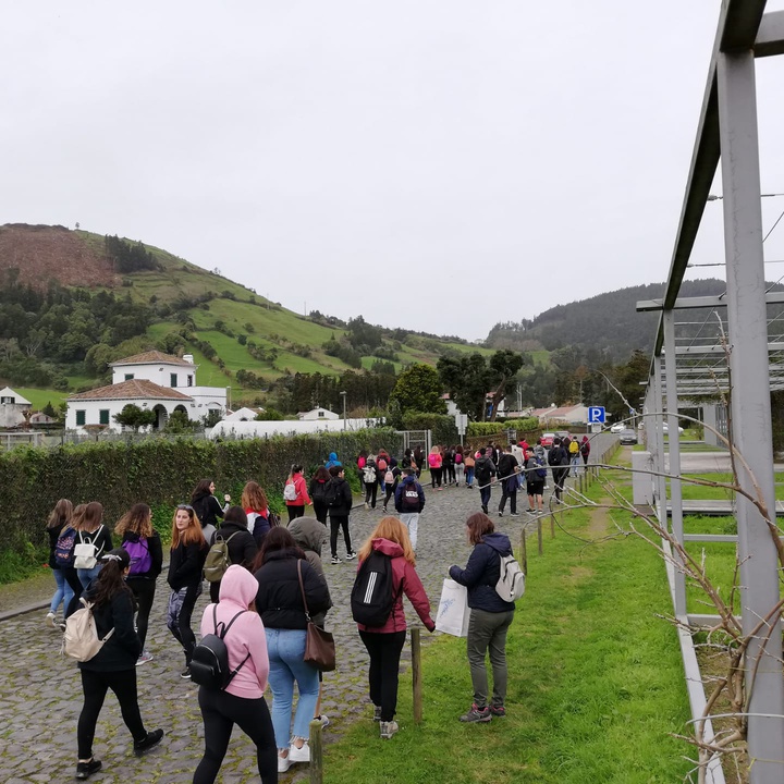 Park School Activity: On the way to the Sete Cidades Tunnel