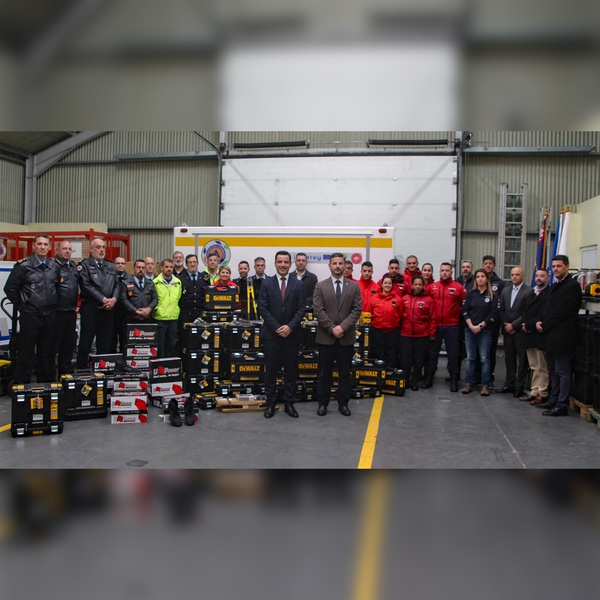 Secretário Regional do Ambiente e Ação Climática entrega equipamentos aos bombeiros e às equipas do serviço SIV