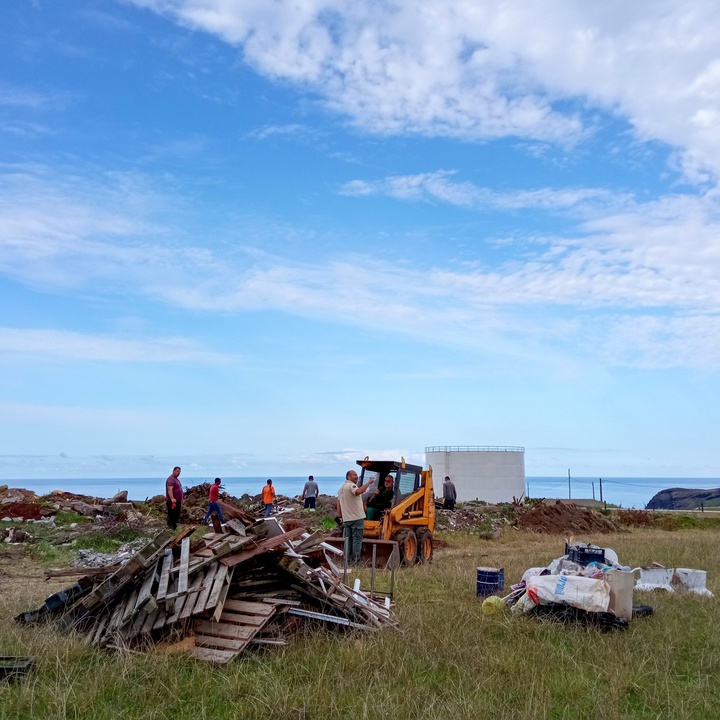 Environment Service cleans up illegal waste dump on Santa Maria