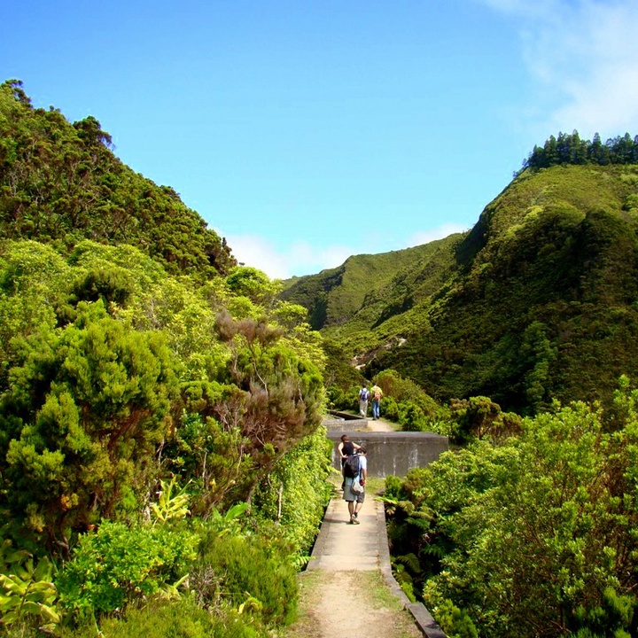 Lagoa do Fogo Viewpoint Route - Água d'Alto Beach, Azores