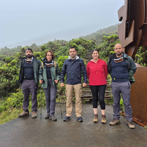 Secretaria Regional do Ambiente e Ação Climática capacita Vigilantes da Natureza para monitorização do Trilho da Montanha do Pico