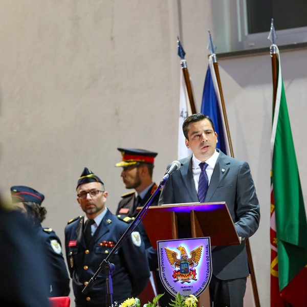 Alonso Miguel anuncia concurso público para aquisição de 19 veículos de Auto Comando Tático para a Proteção Civil e Bombeiros dos Açores