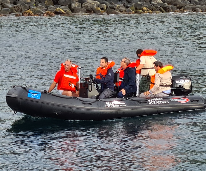 Regional Secretary for the Environment and Climate Change delivers a maritime vessel to the Corvo Island Environment Service to support the preservation of the environment and nature conservation