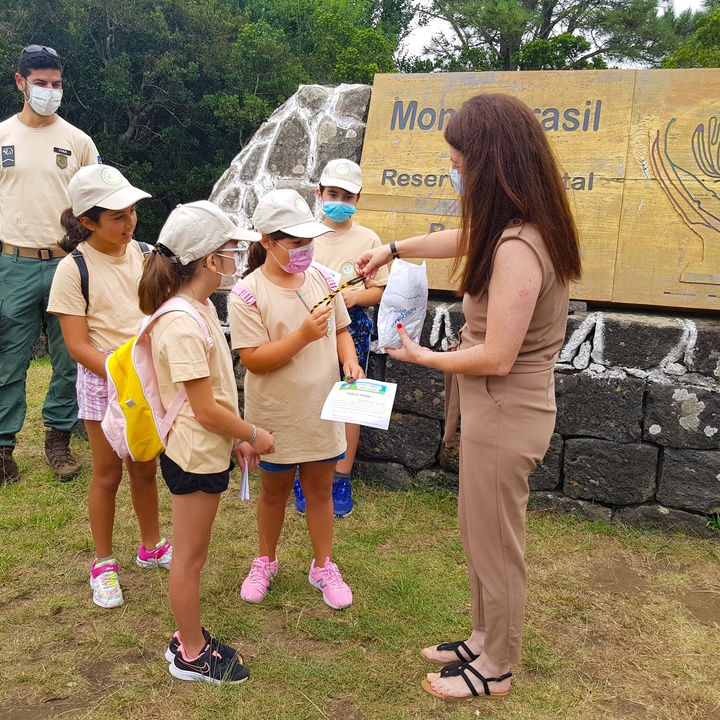 Diretora Regional do Ambiente e Alterações Climáticas participa em ação com Vigilantes da Natureza Juniores